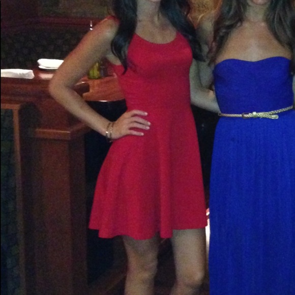 Red dress - Picture 5 of 5